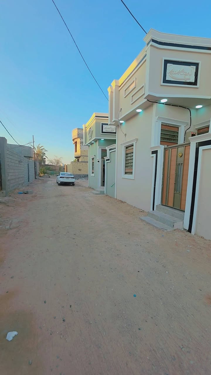 يتوفردار سكن للبيع
#مساحة 100 متر 

#نوع العقار طابو صرف زراعي باسم عراقي 
وكاله ومكاتبه ونسخه من الطابو

 بناء جديد وحديث
 #موقع ابو الخصيب  طريق المحكمه شارع مطر
 الصباغ

  #يتكون البيت من غرف نوم 2 و صالة و مطبخ و ديوان و صحيات خارجية و داخلية

 #شارع 8متر

  #عن التبليط ٢٠متر

  #سعر (57) و قابل للتفاوض للستفسار #الاتصال #*********** 
#او مراسلة الصفحة #Abbas Nehme
