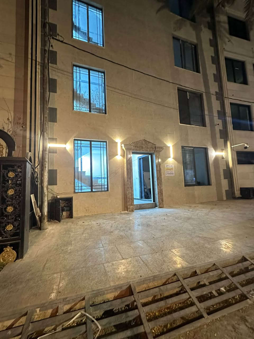 السلام عليكم
اني عندي كادر كهرباء مرتب نشتغل داخل بغداد فقط
ناخذ مقاولات مباني ذكيه وواجهات وتاسيس وتشطيب وترميم
هاذه السيفي العندي
شبكه كهرباء
شبكه داتا
منضومه حريق
منضومه صواعق
سمارت هوم بنضام knx/زقبي/وايفاي
وهاذه رقمي الخاص ممتواجد بالفيس
***********
وهاذه شي بسيط من عملي
