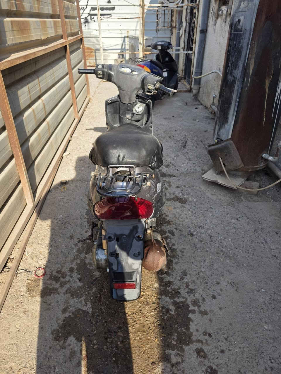 للبيع السعر ٢٥٠ وبيها مجال قليل كلش ***********
دراجه ياماها ٩ أزروف أوراق اوراق  دراجه شغاله نكره بكول وقت بيها صوت كلش خفيف بالاكسن ومكينه ناعمه كلش  وكشن عوزه دوشمه دراجه ع حجي الي شتريتها منه ما مفتوحه يحلف اني ابيع هيج تجي تكلب وشوف بعينك عدك مصلح جيب وياك لان ابيع كوم حديد
