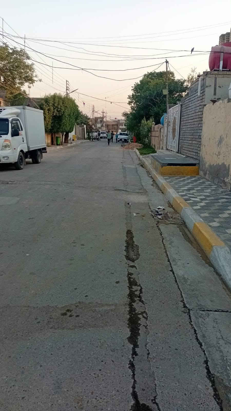 بسم لله الرحمن الرحيم 

بيت للبيع مع الاثاث مساحة 200 متر البناء طابوك في منطقة حي البتول الزراعي شارع شمر البيت كامل وخير من الله.  الاتصال على هذا ***********  وبي وات
