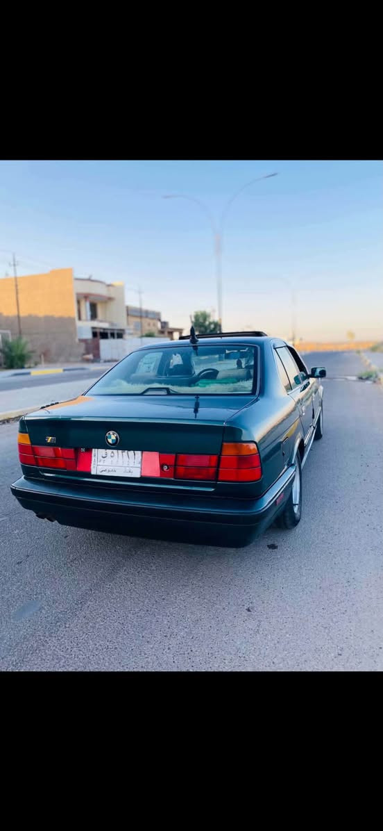 السلام عليكم شباب BMWللبيع وارد امريكي  كلها ليبل واحد فول مواصفات محرك كير حداديه كلها بشرط بدون ضربه داخل بيجي  جلد  كلش جديد ترايها بعد احله /***********/***********/
-مكاني ابو غريب 
-ناحيه النصر وسلام
-السعر 65$

