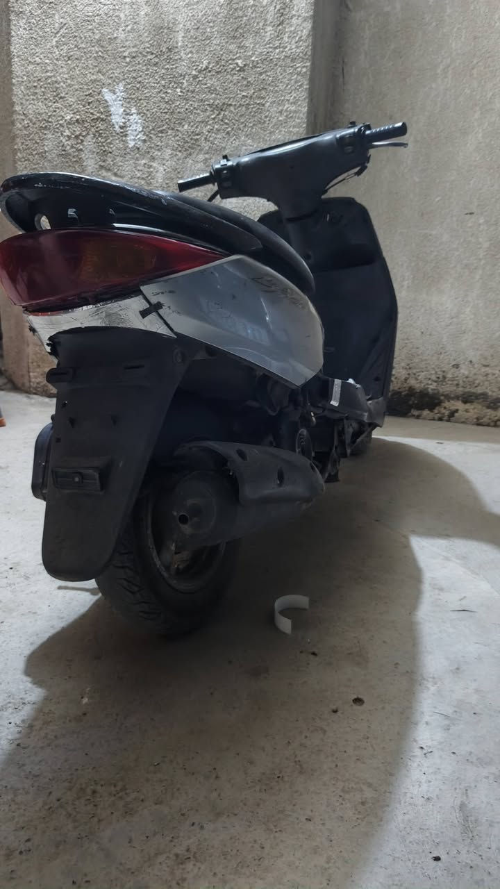 السلام عليكم دراجه بريز مكينه جديد نكره تشتغل كابريتر اصلي
دراجه خير من الله بيه نواقص خفيفه 
مكاني بغداد الشعله
السعر 450وبيها مجال الطيبين
رقمي‏‪***********‬‏
