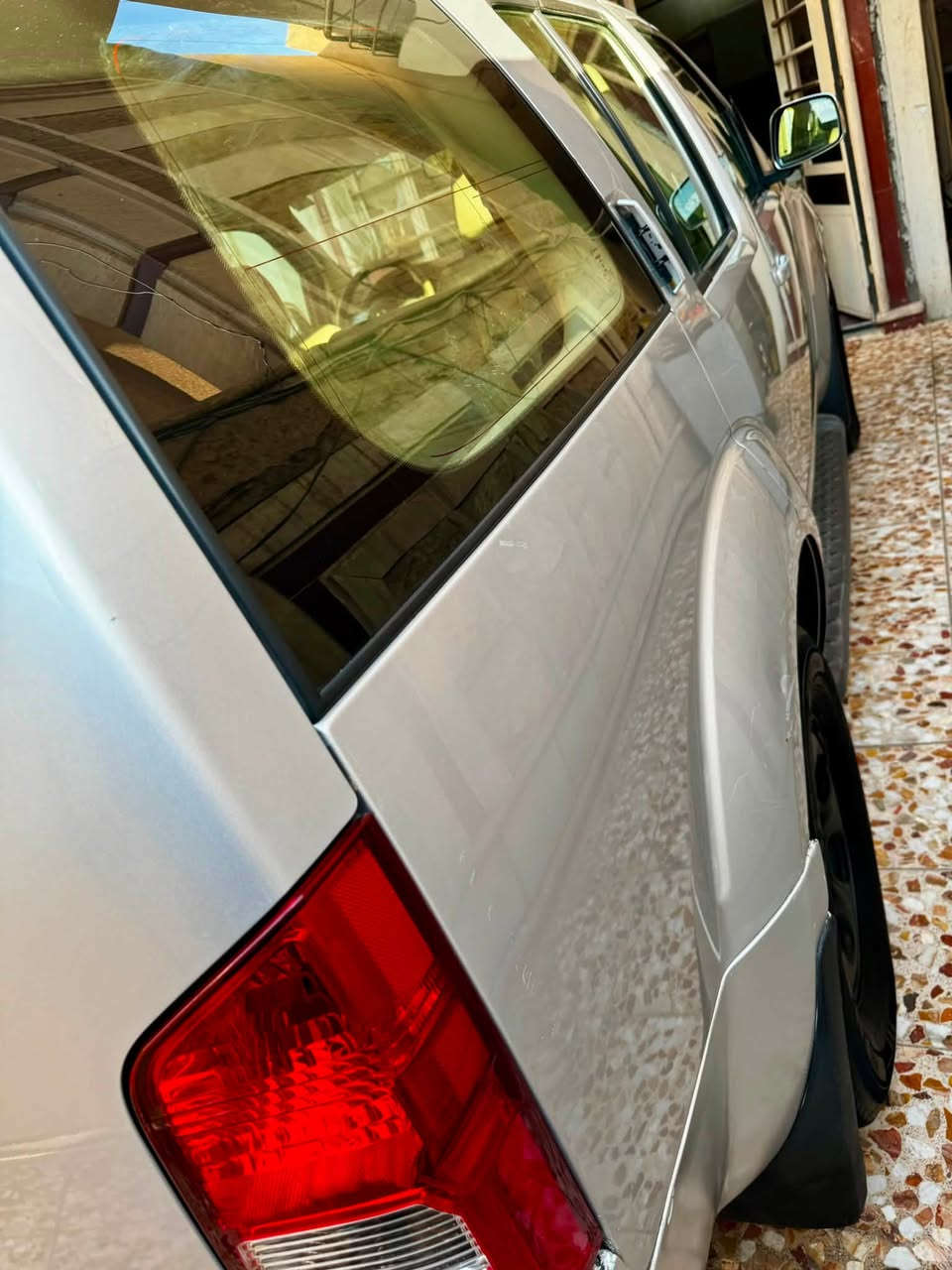 السلام عليكم نيسان باتفندر 2006 خليجي السيارة مكفولة عدا ربع الجنطة صبغ السيارة جاهزة وخير من الله تبريد ثلج مكينة كير صدر خير من الله رقم بغداد الجديد سنوية وهزة كلة جديد تحويل مباشر شاشة كبيرة كامرة خلفية جام اوتو وباقي الموصفات المعروفة السعر 60 وبيها مجال حك الجية المكان بغداد السيدية رقمي ***********
