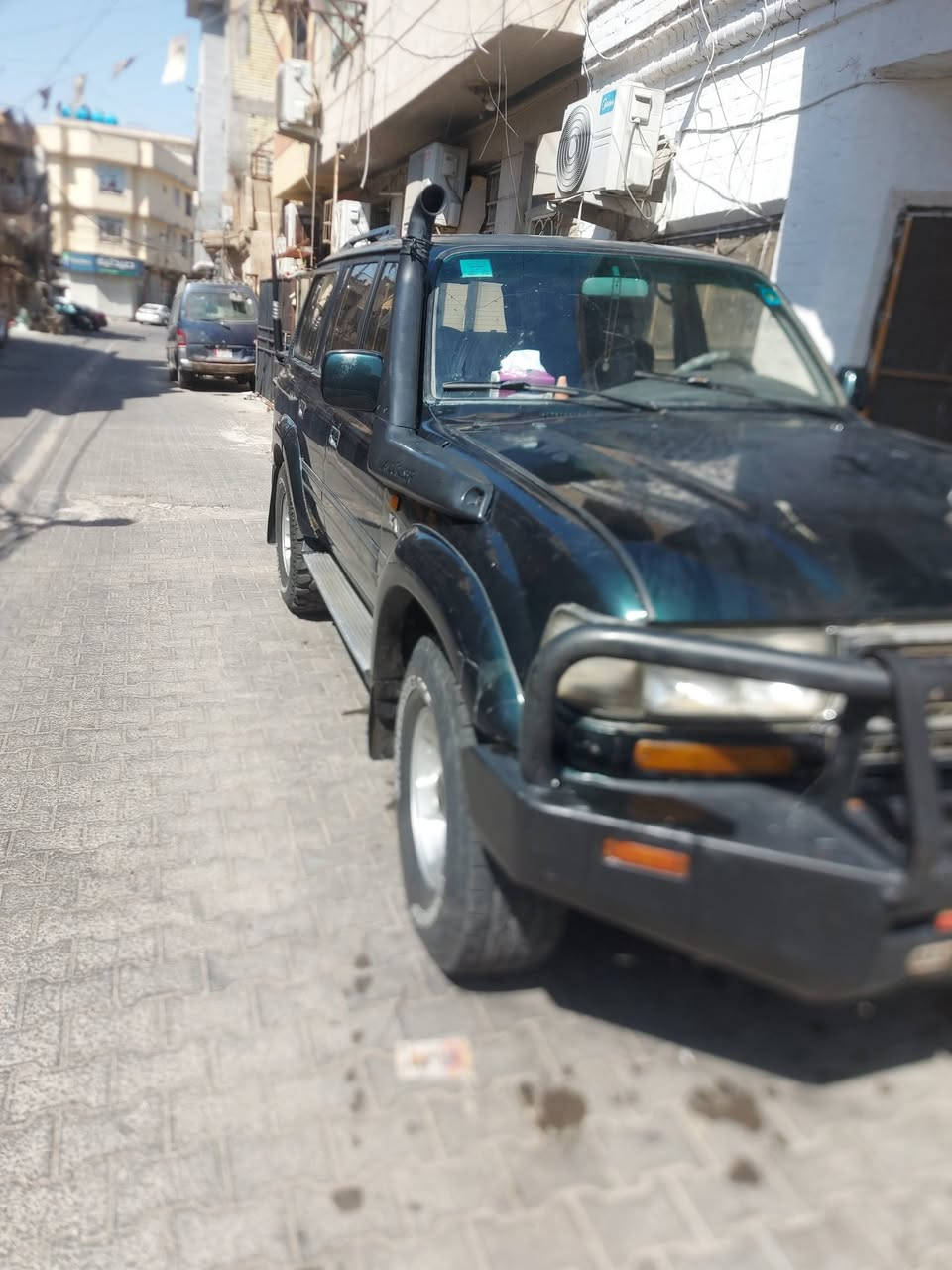السلام عليكم اخوان
سيارة تويوتا لاندكروز موديل ١٩٩٦
رقم بغداد باسمي 
باتري جديد 
تخم تاير جبلي جديد 
تبريد شغال
كير ومحرك خير من الله 
محرك ٣٠٠٠
السعر ٧٥ وبيها مجال للطيبين 
مكاني بغداد 
***********
