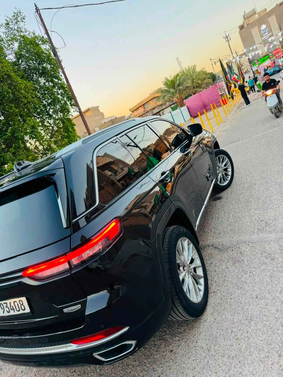 السلام عليكم للبيع جيب 2023 5 راكب فول مواصفات اعلى فئه سومنت 2023 السياره حادث امريكا مطخطه من كل الجهات ومصبوغه تعمير درجه اولى بدون ايرباك بدون دواخل بدون تبديل ماشيه 25 الف السياره جديده اعلى المواصفات بدون نقص السياره السعر 240  بيع مستعجل ماكو هيج سعر بهاي المواصفات والنضافه مكاني بغداد البلديات ***********
