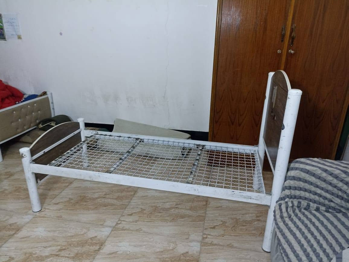للبيع
ب 35 الف و بيها مجال 
*********** واتساب
