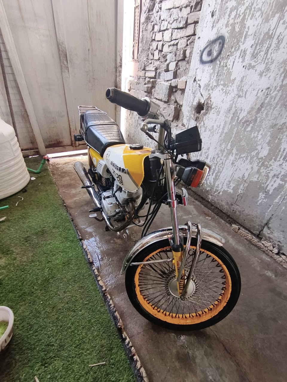 للبيع دراجة نارية موديل 2021 – بسمي  البصرة  🏍️
دراجة نظيفة ومرتبة  جاهزة للاستخدام وشرط تحويل  
موديل 2021

العنوان البصرة الطويسه 
1،700،000
للجادين فقط  الله يرزق الجميع من واسع فضله 🤝
لتواصل 
***********
