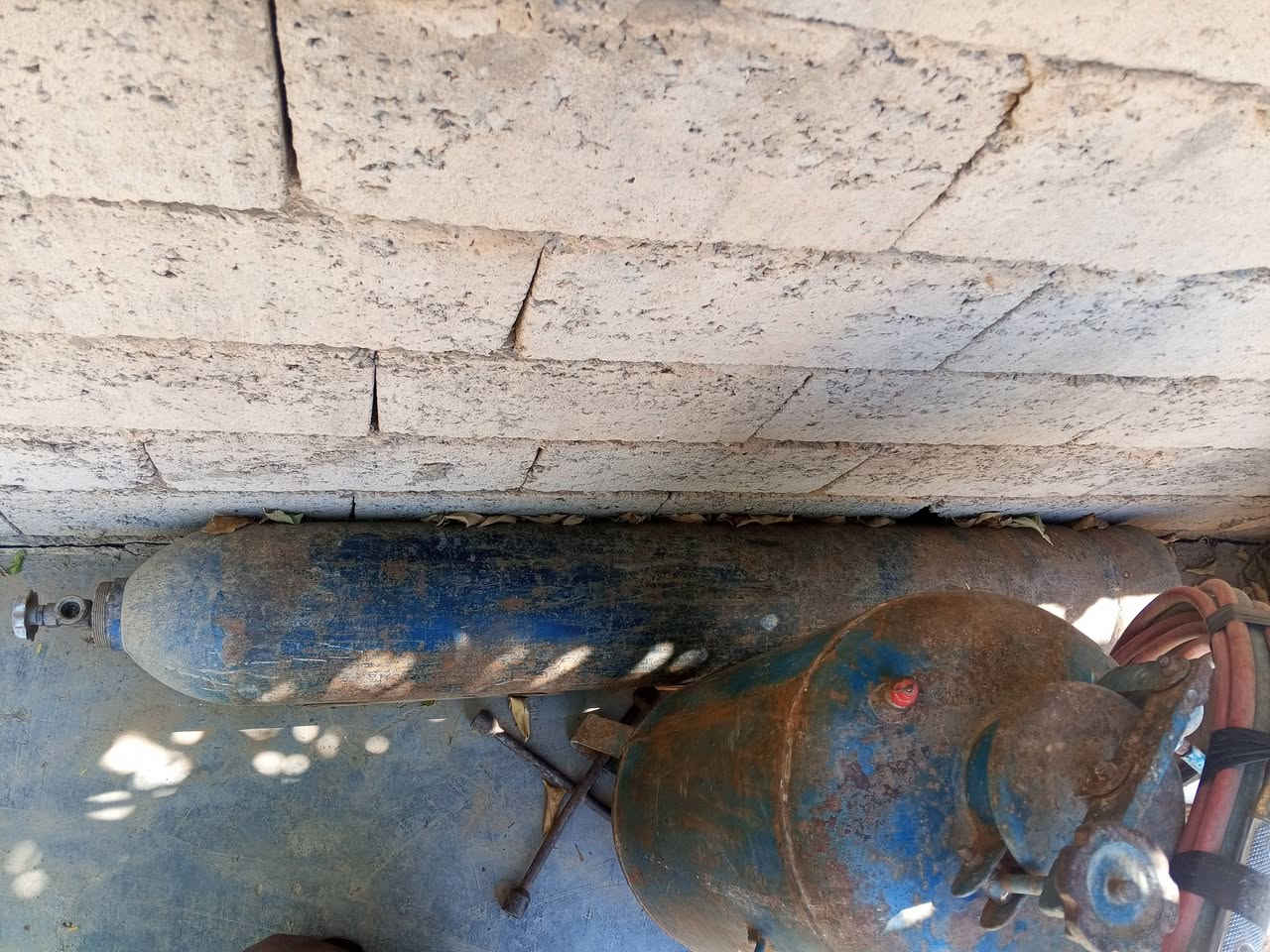 السلام عليكم
للبيع
جنيتر وبطل اوكسجين وصونده 10متر ويده لحيم لبه وكيج اوكسجين جاهزات للشغل 
مكاني ديالى الخالص 
*********** اتصل وتدلل
