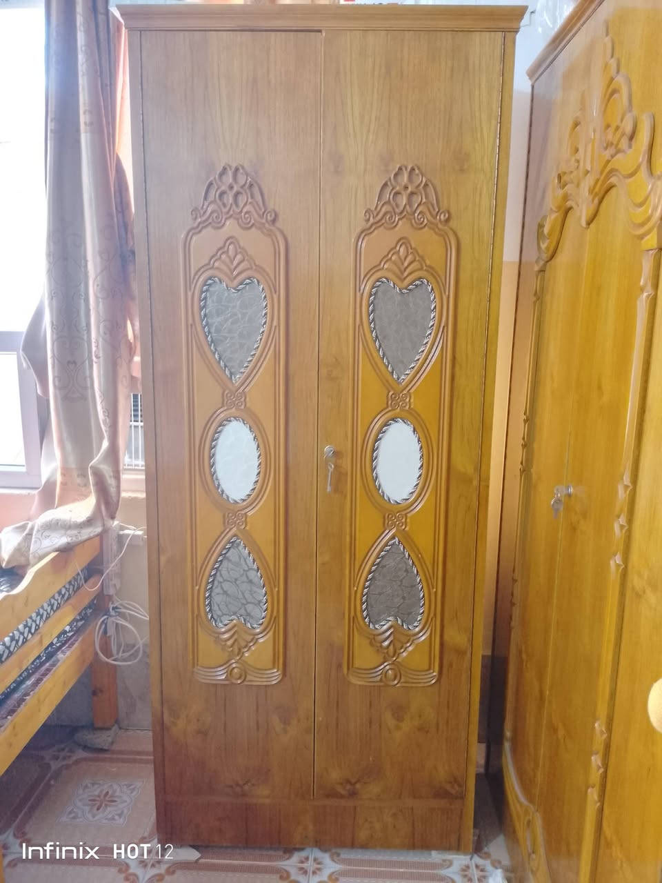غرفة نوم للبيع 

700 بيها مجال 

للتواصل ***********
