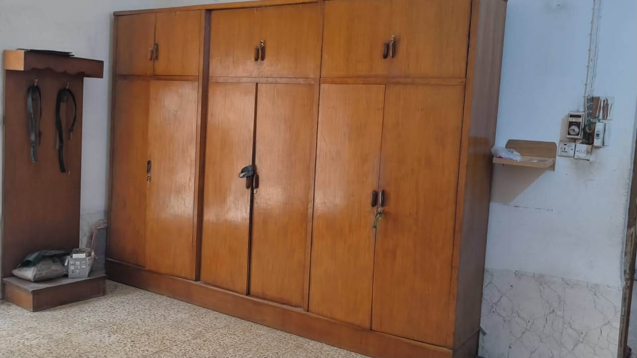 غرفة للبيع مستعمله بسعر مناسب للاستفسار  ***********
