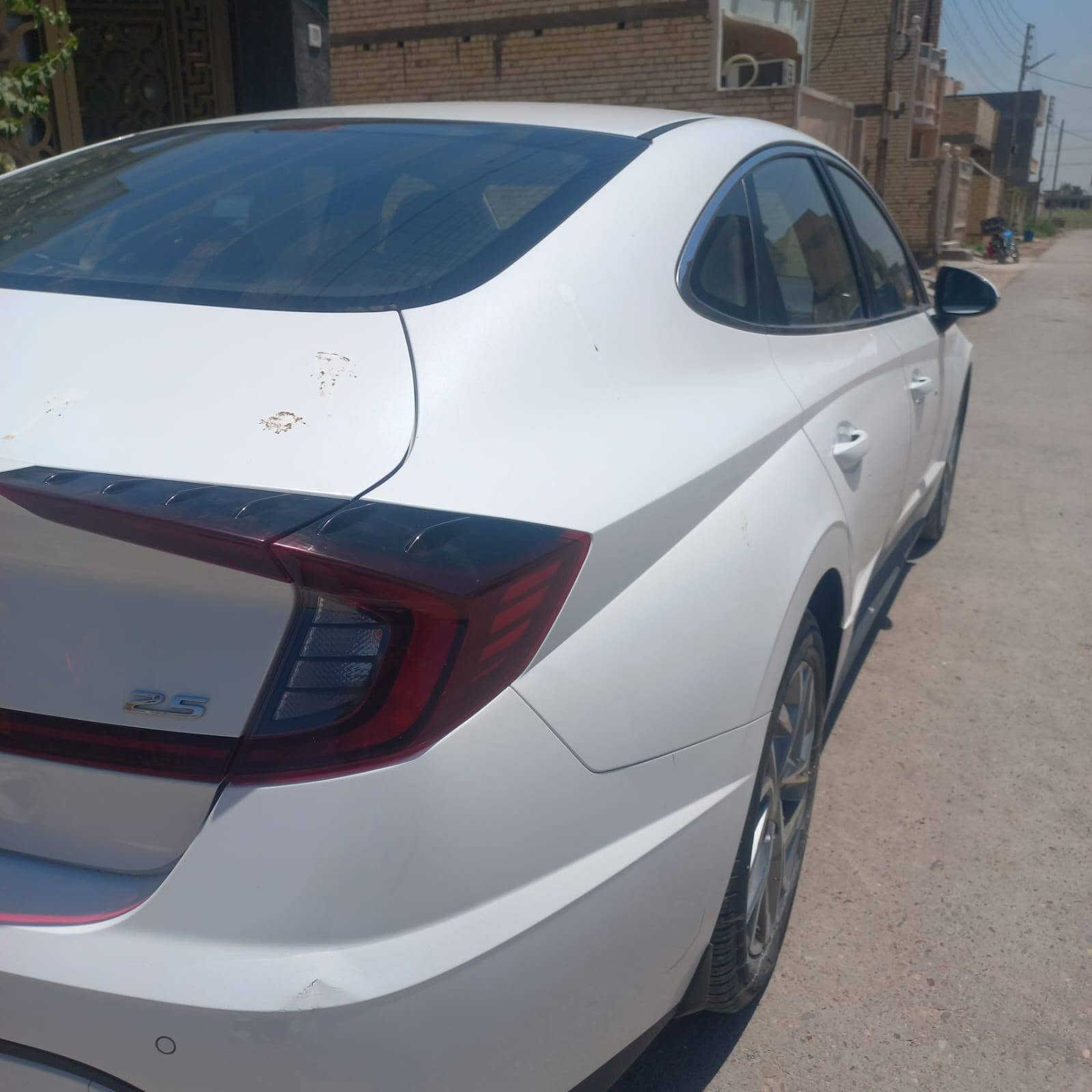 سوناته خليجي موديل 2020 محرك 2500داخل جلد قطعتين تبريد بيه جاملغ خلفي والباب صبغ مقدار شبرين ماشيه 170 معروضه للبيع 150$ وبيه مجال للستفسار اتصل عل رقم*********** ممتواجد خاص
