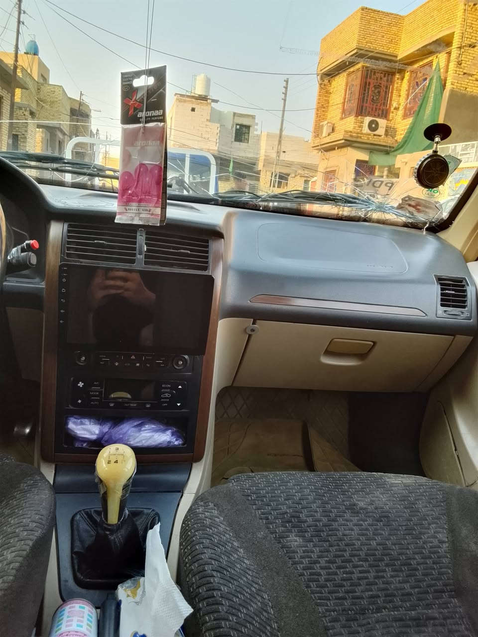 سلام عليكم  للبيع 

 بيجو 2018 سياره جهازه وحلوه 
كير مكينه  تبريد حداديه نص عمر مكفول  من الضربه  سياره مكانه ناصريه  مركز مداور ثاني يوم رقم سياره ذي قار السعر 35وبيه مجال 
***********
