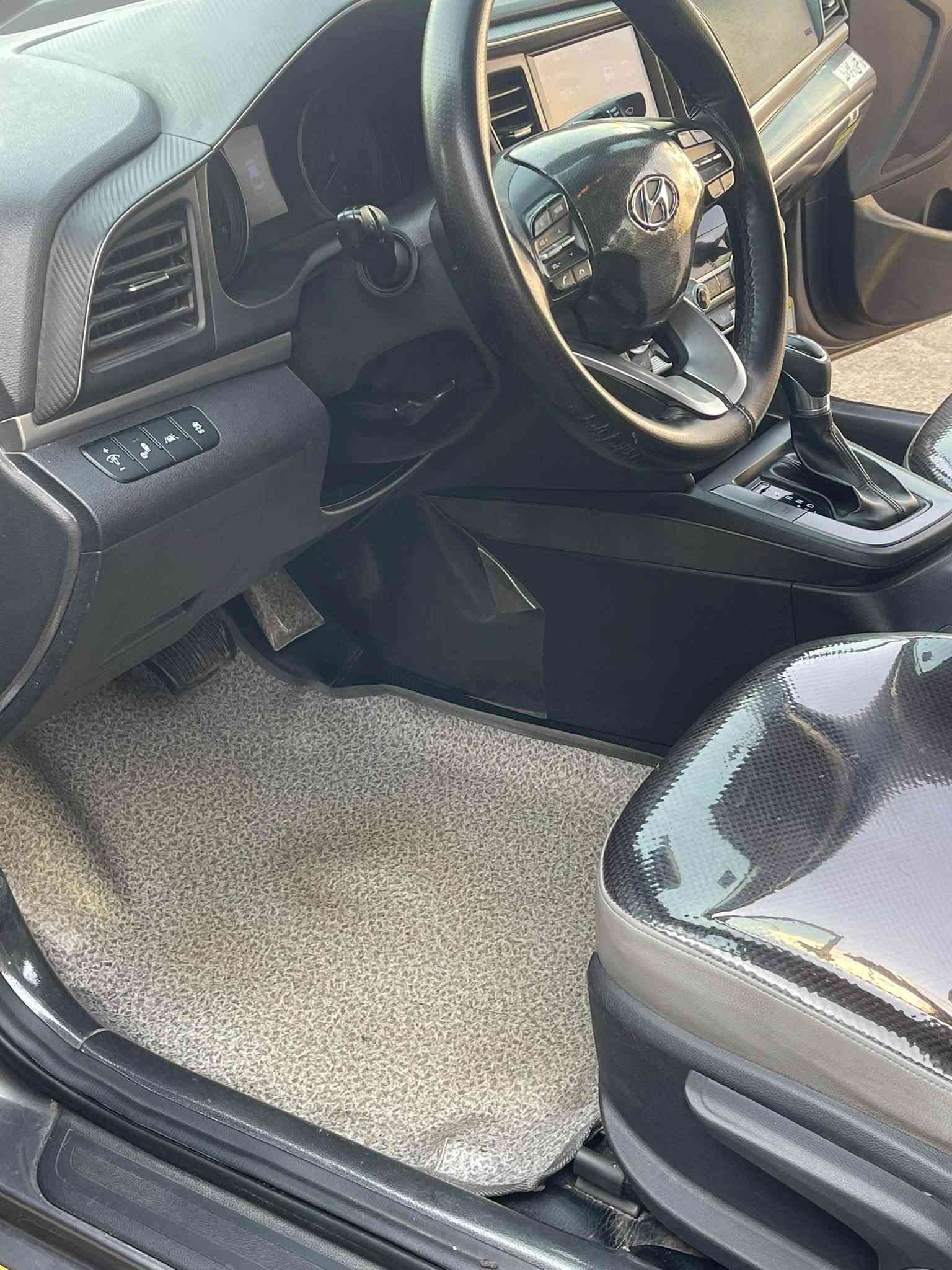 السلام عليكم النترا 2020  امريكي حادثهه مثل ماموضح بدون تبديل ليبل واحد
كير ايتي ماشيه 70حقيقيي مكفوله كفاله عامه عده حادثهه وكير ومكينه هم مكفولات  مدوشمه عام السعر115 وبيهه مجال قليل ارخص من هيج ماكو الاتصال***********

نص مكتوب في الصور:
- ٢:٤٢ ٧٧% Asiacell
- ٢:٤٣ ٧٧٪ Asiacell 4G
- ٢:٤٣ ٧٧٪ Asiacell 46