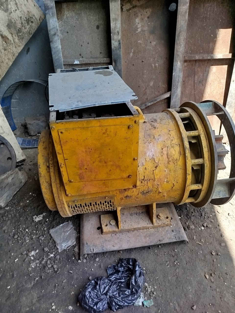 الحجم 275 السعر 20 ورقة ملفوف ضهر ألفه درجة ولاله ***********

