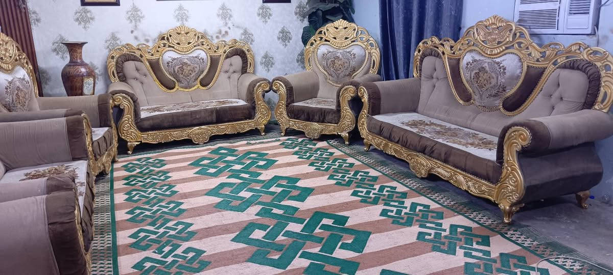 السلام عليكم تخم ملكي 10مقاعد مع 3طبلات كلش نضيف المكان الكاضميه السعر 350 الاستفسار الاتصال علا الرقم *********** يوجد الدينار توصيل داخل بغداد فقط
