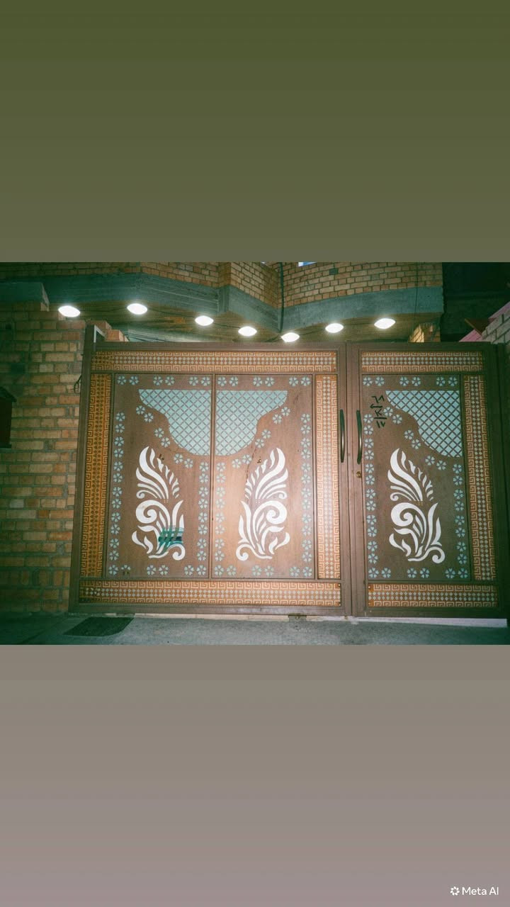 باب حديد خارجي كبير، نقشة وموديل راقي ومميز مع إضاءة ونقوش فورجيه.
الحالة: [مستعمل بحالة ممتازة]
​المقاسات:
​العرض:[3م و 33,سم]
​الارتفاع: [2م و10،سم]
​المواصفات: حديد متين، يحتوي على باب صغير للترجل (باب شخصي)، ونظام فتح سحب/
​السعر المطلوب: [300/ وقابل للتفاوض البسيط"]
​للإتصال والاستفسار:***********. وبي واتساب
