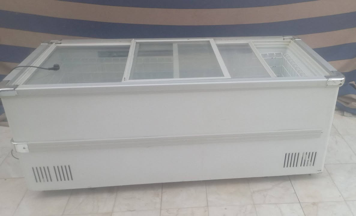 للبيع عارضه طرحي تلاثه باب مكان ديوانية اتصال ***********
