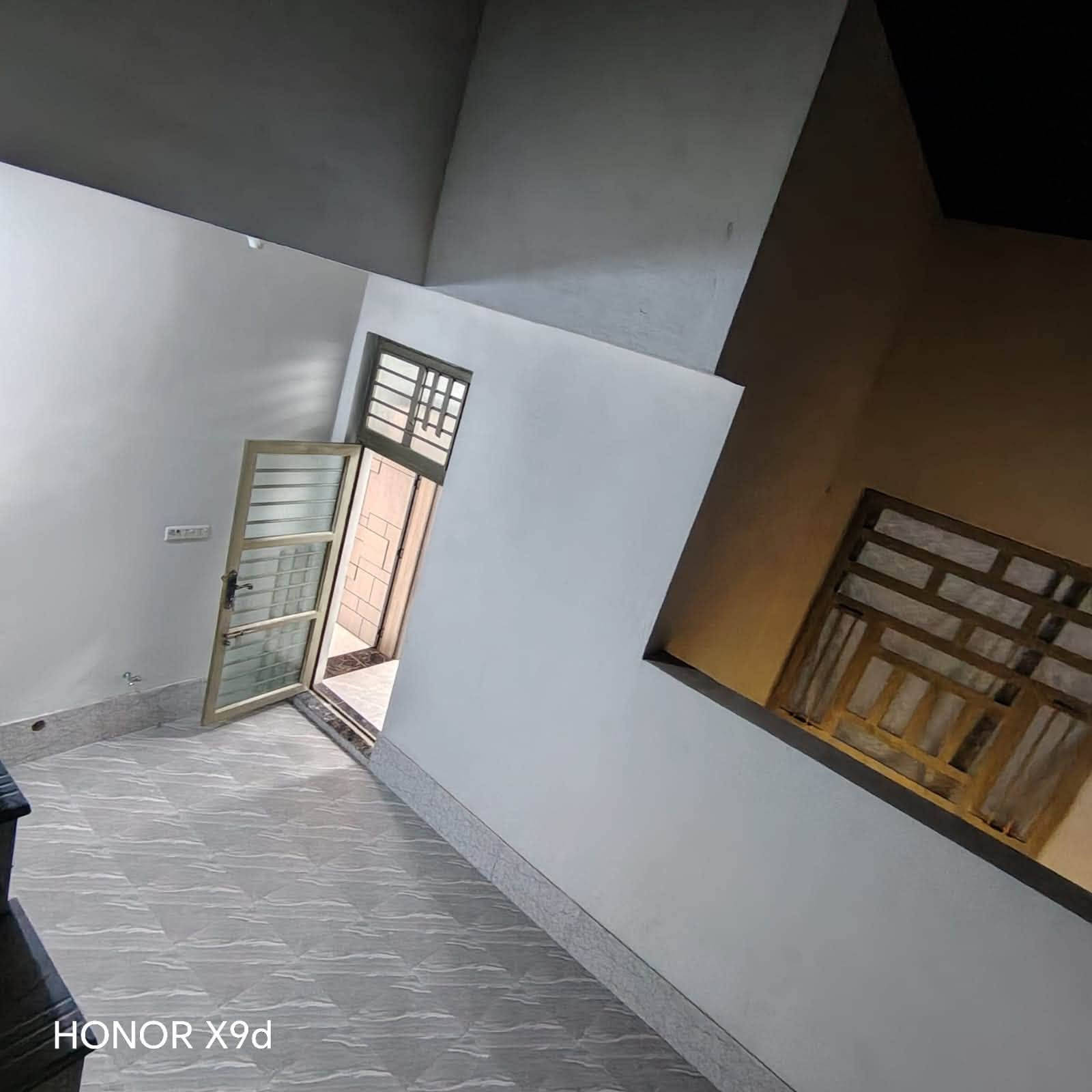 🏠🏠🏠🏠🏠🏠🏠

بسم الله الرحمن الرحيم 
 بيت للبيع طابق ونص بناء حديث بناء ٢٠٢٥ بناء طابوق درجه اولى المشتمل في تقاطع نهر أفليح البيت فول سيراميك وبناء درجه اولى بناء مفصول أضلاع وسقف يتكون من كراج وصحيات خارجيه واستقبال ومطبخ وصاله ومناور وحمام وغرفة نوم عدد ٣ مأسس مجاري خطين ومؤسس ماء ٤ خطوط نضام بوستر صاعد نازل تاني ماء كبير ٢٠٠٠ لتر مؤسس نضام كامرات سبالت دفن 
🌴1️⃣التسلسل📠/170
🌴2️⃣مساحه🏚️/200m
🌴3️⃣الواجهه🏫/10m
🌴4️⃣النزال⛺/20m
🌴5️⃣الشارع🛣️/10mعلى حديقه 
🌴6️⃣المرقم/
🌴7️⃣اقرب نقطه داله / قرب مشويات رائد 
🌴8️⃣خدمات🏞️/ ماء وكهرباء 
🌴9️⃣السعر/190وبي جمال 

 🌴🌴🌴ادارة مكتب دار الايمان للعقار 🌴🌴🌴

⚫للاستفسار📞📞 
☎وسام العيساوي 
***********(الواتساب)📞
***********📞  

     🌴لا نتعامل على المصرف العقاري🌴
_______________________________________
1️⃣●اسعار 💵العقارات المعلنة في مكتبنا تُحدد من قبل البائع 💸صاحب العقار وليس المكتب والسعر قابل للتفاوض بين البائع والمشتري📜 

2️⃣●⌛نتميز بعدم رفع سعر العقار من قبلنا ونجمع البائع🌴والمشتري وجهاً لوجه لغرض الاتفاق📝  على السعر النهائي 👍 

3️⃣●🌴قضاء الفلوجه/حي الشهداء شارع ستين 60 قرب نادي الصمود Fallujah, Iraq اذا عندك عقار تريد تعرضه للبيع او تريد تشتري عقار 

4️⃣🌴فقط ارسال المعلومات  على الواتساب او الاتصال على هواتف المكتب .. 

☎️نستقبل هواتفكم على الارقام التاليه 

☎️ابو عبدالله العيساوي 
*********** (الواتساب) 
***********
☎️***********

نص مكتوب في الصور:
- شارع 10 متر على حديقه
- HONOR X9d
- طرمه داخليه
- 4x5 غرفه
- مطبخ 5×4 بارد
- إدخال نص
- سطح اول
- صاله طابق ثاني
- أستقبال 7 ونص × 4 وربع