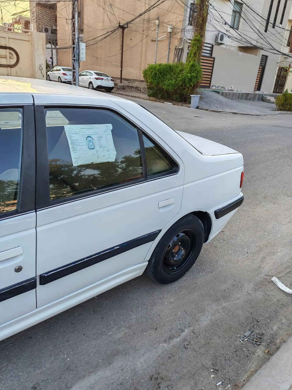 السلام عليكم بيجو بارس ٢٠١٥ رقم بغداد انكليزي الجديد ماشيه ١٢٨الف بأسمي محرك كير مكفولات  شواصي لغود مكفولات السياره بيه بنيد صبغ اثر فابلون وجاملغ صبغ بدون فتح وبدون دواخل تايرات جدد حداديه جديده دوشمه جديده السياره مابيه خيسات  السياره احلى من الصور نضيفه السعر ٤٦ وبيه مجال مكان السياره النجف  للاستفسار الاتصال على الرقم ***********
