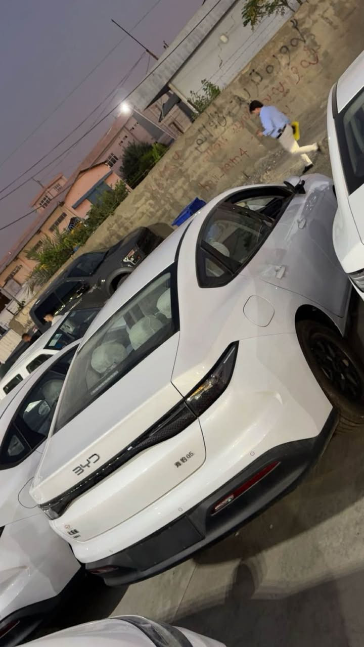 Byd seal05 2025
٣ هەزار ڕۆشتووە ، ژمارە کاتیە دوو مانگی ماوە بۆ ڕەقەم ، سبوغ تەنکە ، دەعامی لۆ دەعامی بە شەرت تەنها نەرمە تەزرەکی هەیە بە چاو دیار نیە ، نرخی ١٣٣$ وەرەقە خلاس دەبی سەیارەکە لە هەولێرە ڕەقەم موبایل *********** واتساپ أربيل, العراق
