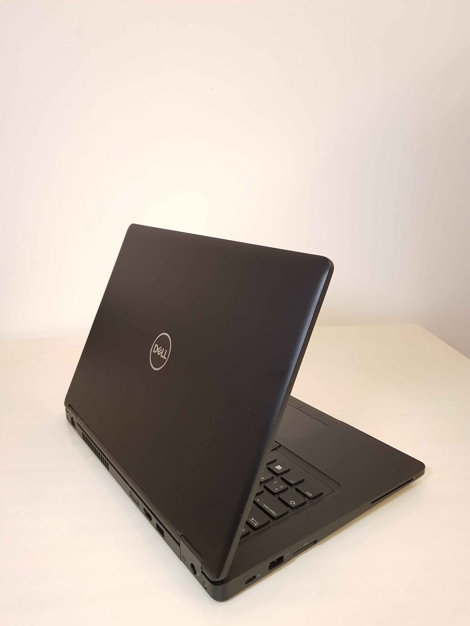 ديل 5490 • i5 الجيل الثامن • SSD 256GB