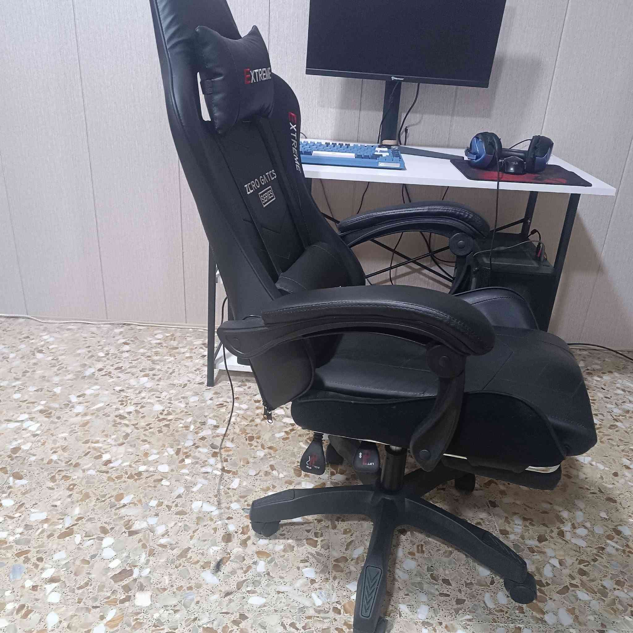 السلام عليكم، كرسي gaming للبيع هاي الصور كدامكم، الكرسي يتحمل 150 كيلو + بي مساج يعني مو العادي، قسما بالله استعمال اقل من اسبوعين اخذتة ب 95 الف (مع التوصيل 103٫000) ابيعة ب 85 و بي مجال للشراي 
مكاني كربلاء ما عندي توصيل رقمي 
(لا تكسر هواي بسعرة لو ما المشاكل ما ابيعة والله)

***********
