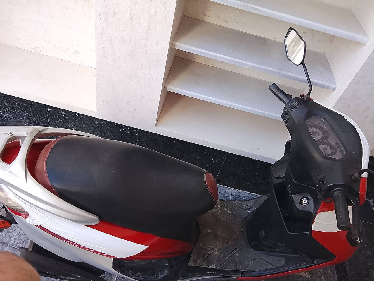 من رخصة الادمن المحترم..... دراجه سايم ابو عيون  اخو الجديدة كلشي بيها شغال مسجل رقم وسنويه تحول تستلم لوحات موديل2014 السعر 700 مكاني رمادي قادسيه ثانيه...رقمي***********
