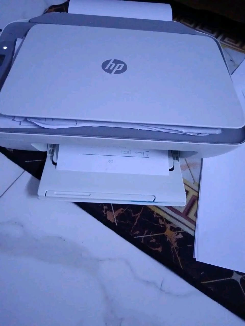طابعه hp اخت جديدة ملون وعادي 
هي والاحبار مالتها جاهزة مواصفات معروفه بيع او مراوس بجهاز او حاسبه 
شراي اتصل وتدلل
***********
