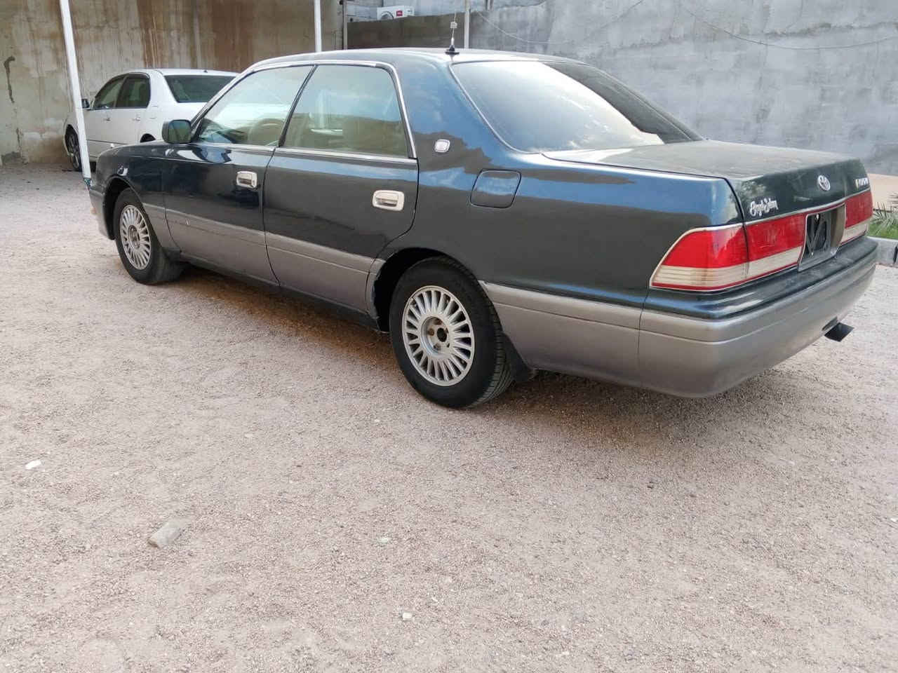 للبيع راس ثور فلات رقم بغداد جديد تحويل بيها كصه قماره سيارة جاهزه حداديه مكينه 3000السعر60مكاني بصرة الاستفسار على رقم ***********
