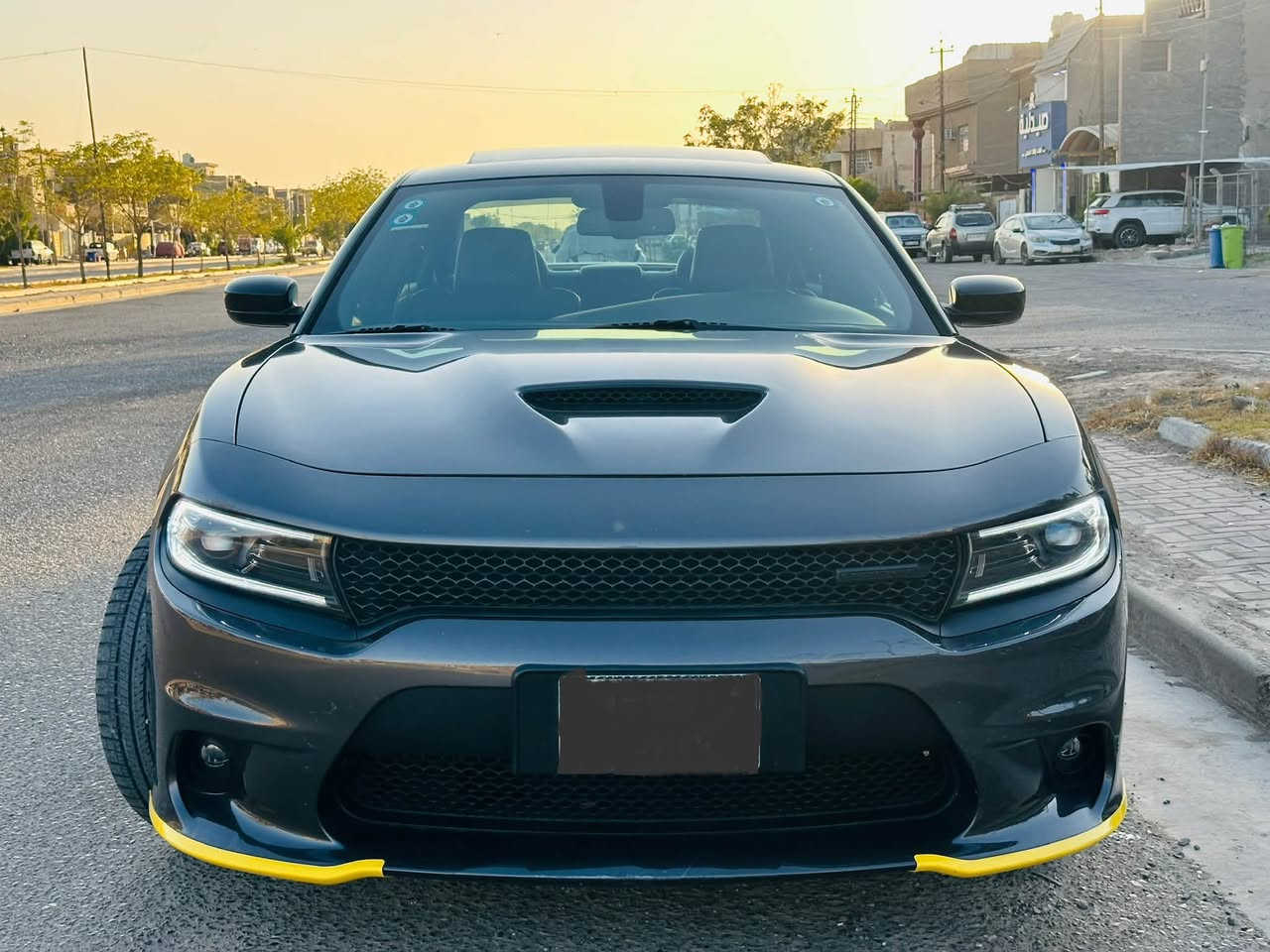جارجر جي تي بلص
فول 1 /1 رادار جانبي 
‏CHARGER GT Plus 
اخر اصدار لاست كول 
الموديل :2023 . (خليجي)  النداء الاخير. وكاله هارلم 
العداد :27 الف كيلو  سياره بعده بحالت زيرو  
الضمان : 3 سنوات او 60 الف كيلو متر . 
المحرك : V6.  3.6L
مكفوله من الصبغ و التبديل  
مرقم بغداد الجديد كامل تحويل ثاني يوم 
المواصفات : رادار جانبي…….
* جناح خلفي اسود. 
* ويل قياس 20 انچ اسود . 
* مقود القيادة رياضي . 
* مقاعد رياضية من الشاموا الأسود.
* نقطة عمياء . 
رادار جانبي.
* مصابيح أمامية زنون . 
* كشافات الضباب زنون . 
* المصابيح الأمامية مع LED . 
* حساسات خلفية. 
* شاشه كبيرة مع نظام ملاحة نفكيشن GPS . 
* سستم صوت الپاين .
* فتحة سقف (سلايد) . 
* المقاعد الأمامية كهربائية . 
* ذاكرة لحفظ وضعيات الجلوس (ميموري) . 
* مقاعد أمامية تبريد وتدفئة . 
* تشغيل عن بعد . 
* المقود كهربائي . 
* تدفئة مقود القيادة . 
* محدد سرعة . 
* تلفون بلوتوث . 
* كاميرا خلفية .
* مرايا متحسسة للاضاءة العالية .
* كير شفتر بالستيرن . 
* دخول ذكي (بصمة) .
مكاني بغداد
***********هاتف
