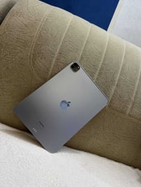 ايباد ١١ برو M2 • ٢٥٦ • بطارية ٨٥٪