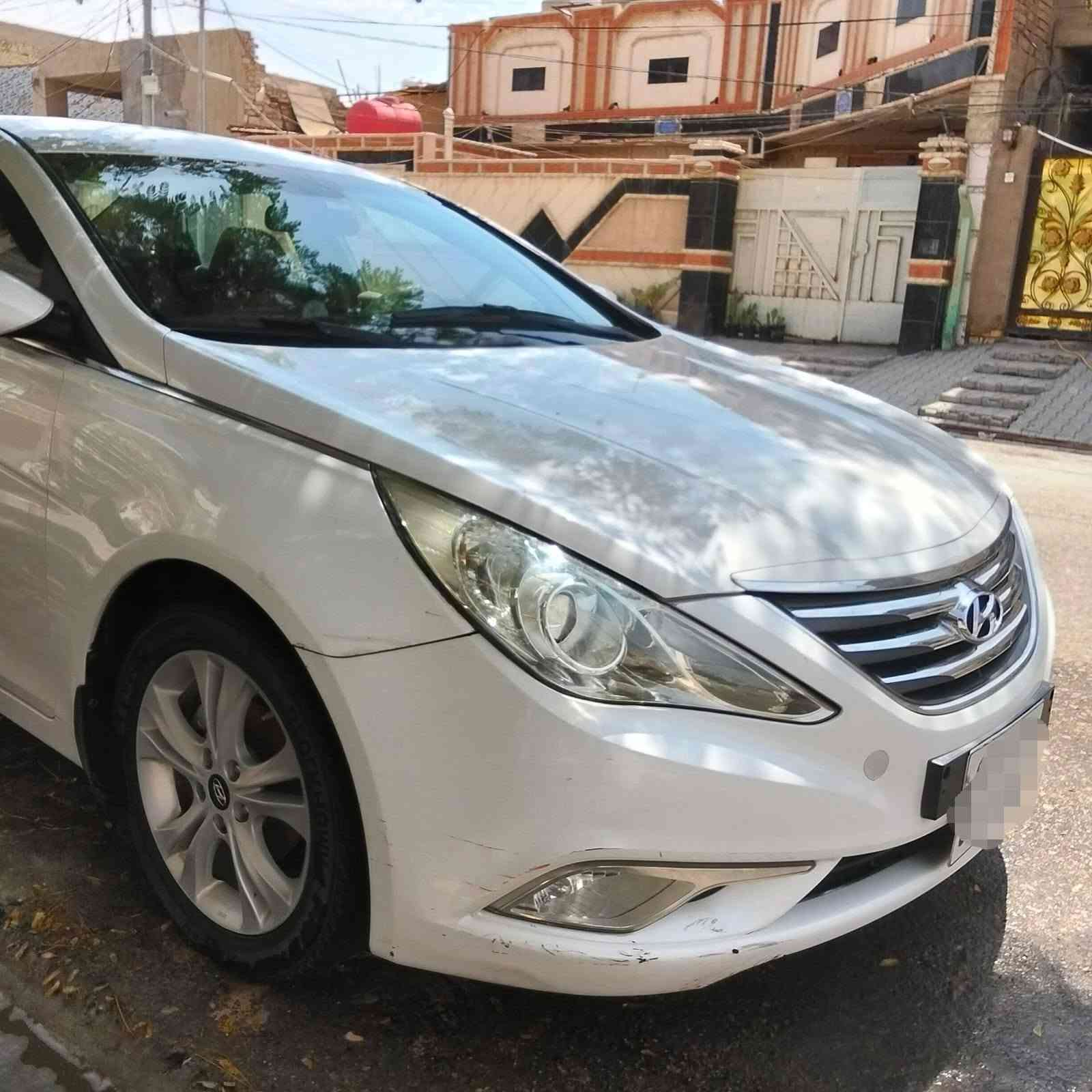 سلام عليكم 
سوناتا للبيع 2012 خليجي 
بيها قطعتين تبديل بدون دواخل 
بدون قطره صبغ 
گير +محرك# كفاله
تبريد قطعتين منظومه جديده 
تخم تاير جديد 
السياره جاهزه من كلشي ترايها وين ميعجبك 
السعر 97
مكاني نجف كوفه 
*********** واتساب متواجد
