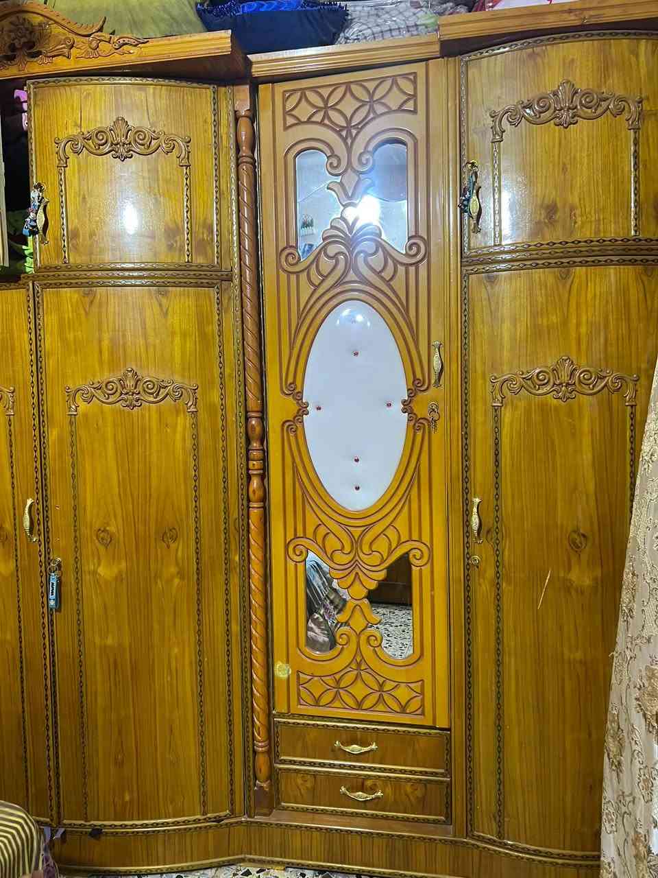 سلام عليكم غرفة للبيع نظيفة كلش رقم التلفون *********** مكاني بغداد
