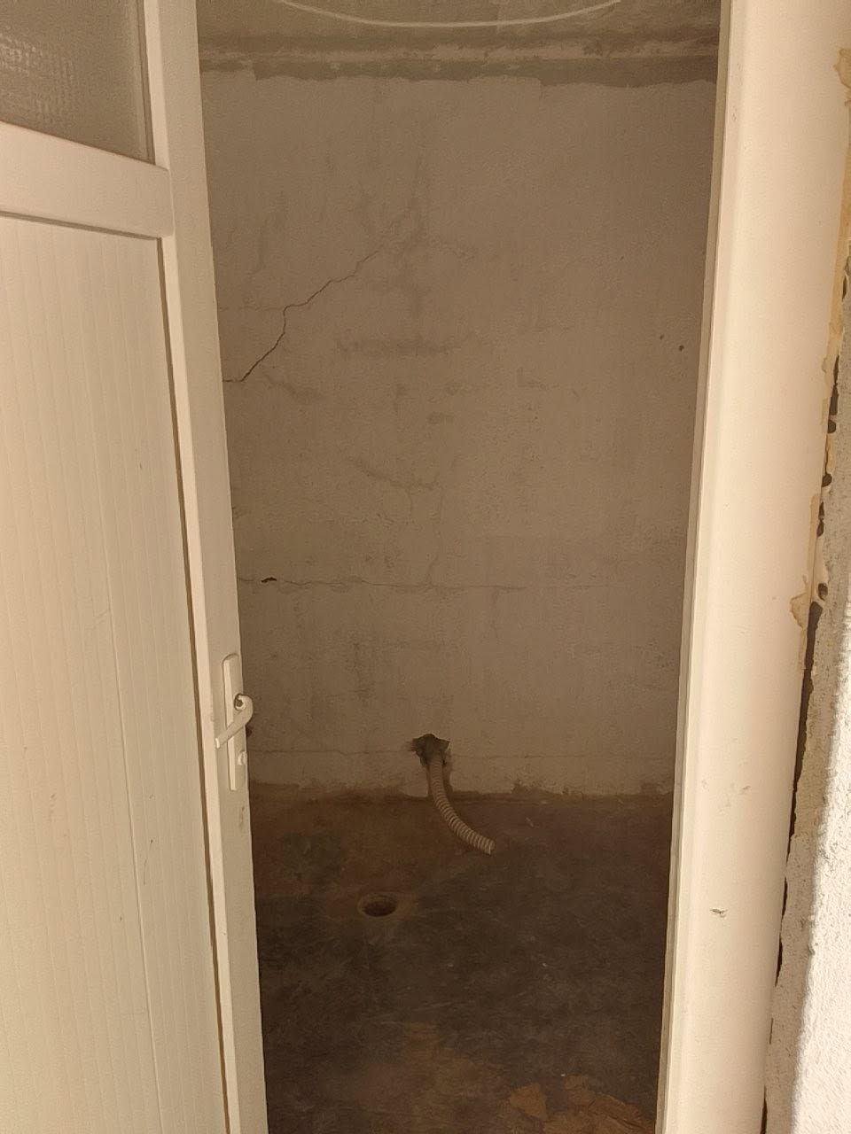 📍العنوان: جبراوة – يم الجامع

🏠 بيت دور حكومي للبيع
📐 المساحة: 300 متر

🔹 تفاصيل البيت:
• غرفة نوم
• صالة
• استقبال
• نصف البيت كاشي مع سقف ثانوي
• النصف الثاني بدون

💸 السعر المطلوب: 12 مليون دينار
🔥 بيها مجال قليل بالسعر

📞 للاستفسار: ***********
