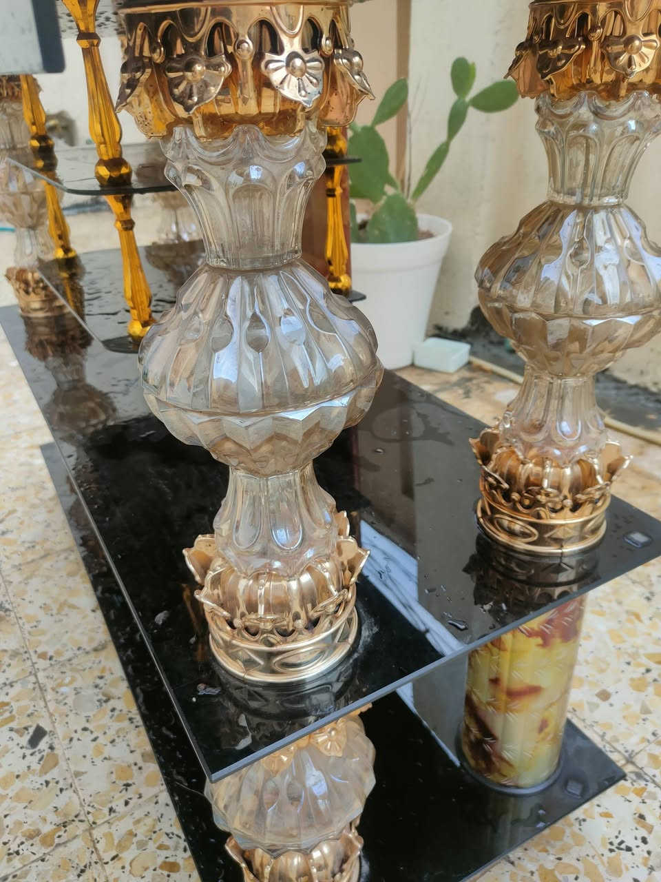 ميز بلازما سعره ٧٥ وبيه مجال
