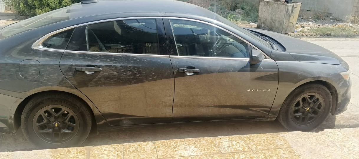 ماليبو موديل 17بسمنه اني الشرعي ضرر جاملغ وباب خلفي كربون بأنزين بيها مواصفات حلوه شاري يتصل ***********////***********
