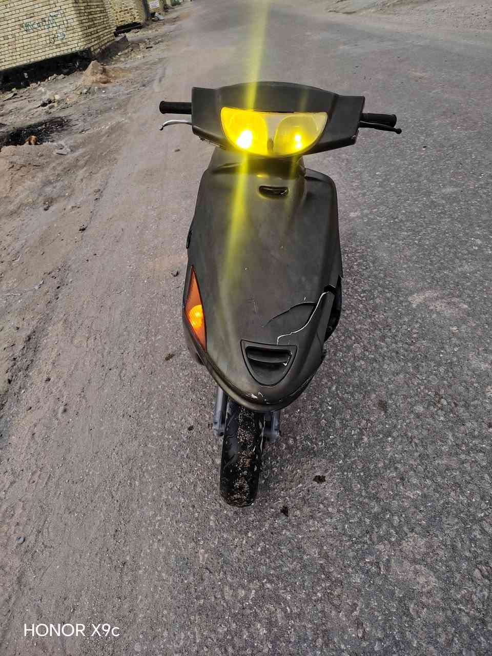 دراجه للبيع
فراشه للبيع جاهزه مابيه شي  شوفت عينك سلف كهربائيات  
السعر 250 وبيه مجال 
***********

نص مكتوب في الصور:
- HONOR X9c