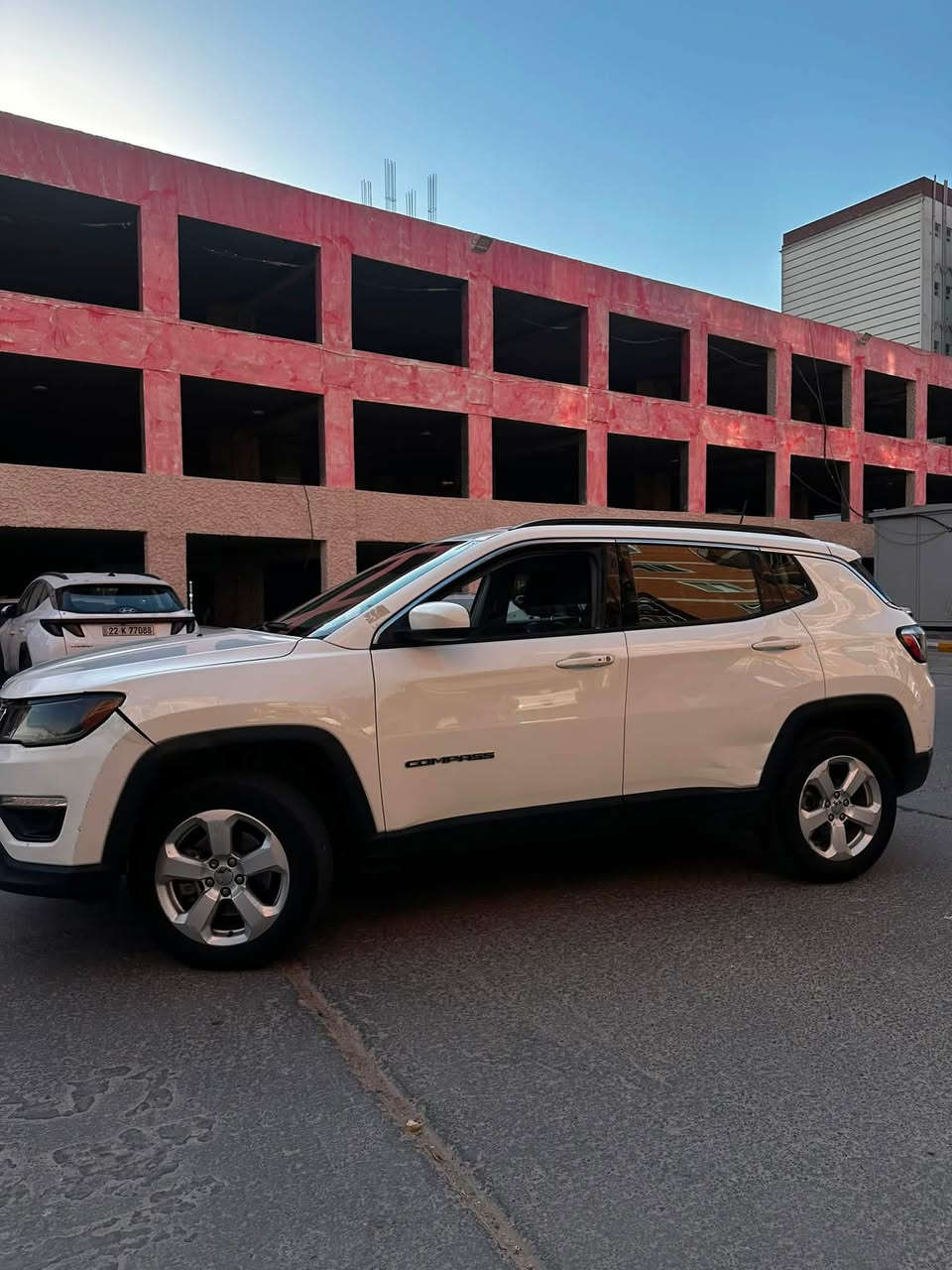 جيب كومباس 2018 لاتيتود
فورويل 4x4 
ماشية 130 الف كيلو 
ضربتها قطعه وحده بس صور الحادث موجوده 
سعرها 120 
***********
