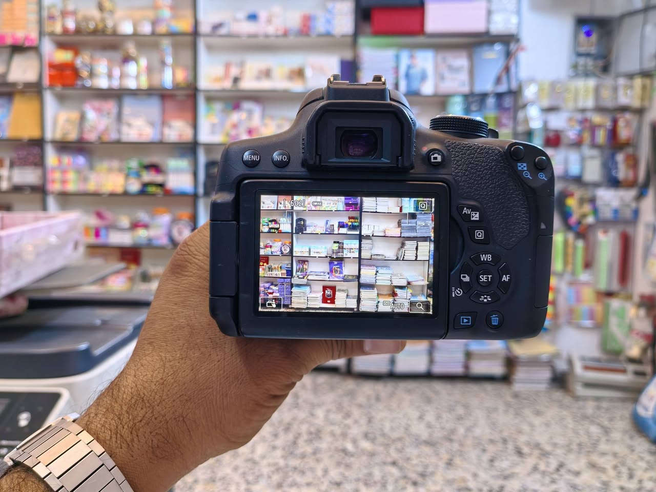 كامره كانون 750d
مع البطارية و الشاحنة والجنطة والعدسة
نظيفه جدا سبب البيع ممحتاجهه واحتاجيت فلوسها

السعر 450 مع المجال البسيط

مكاني بغداد حي البتول شارع المستوصف 

***********
