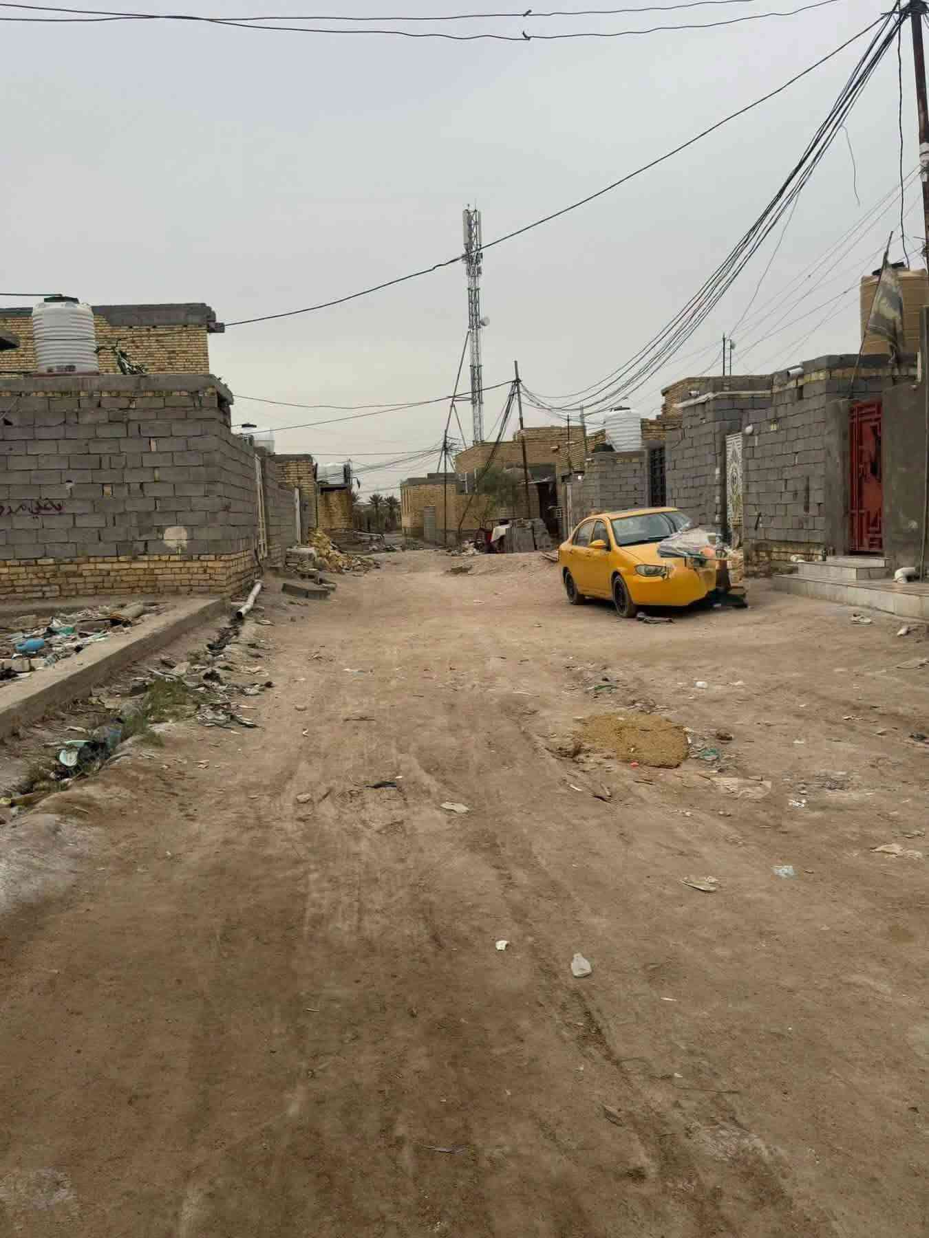 بيت زراعي دجين شارع حجي كشكول قرب ابو باله فرع مولد منطقة سكنيه كهرباء وماء امامك باصوره واضحه
مساحه 200م 

طريقة على 7 نيسان هم 

البناء بلوك السقف شيلمان 

غرفه 2 وهول ومطبخ وصحيات خارجيه وديوانيه

السعر 27مليون بيه مجال 

نستقبل كافه العروض سوك الشيوخ كافه زراعي وطابو صرف 

مراسله الصفحه أو الاستفسار *********** مستعدون لكافة العروض
