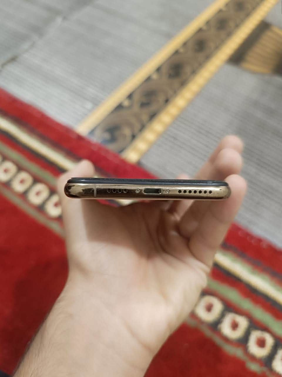 آيفون اكس ماكس.
ذاكره 256
نموذج M
بطارية92 معلايه شحنه كلش حلو 
مبدله شاشه ٣ خيارات اصلية
الشغال: سيم كارت✅ اتصال✅ كامرات✅ واي فاي ✅ فقط فيس إيدي متوقف 
كله شغال ومكفول تجي تفحص ع راحتك 
السعر 200 ألف وبيه مجال بسيط 
رقم التواصل: ***********
مع كارتون وشاحن وكڤر .
