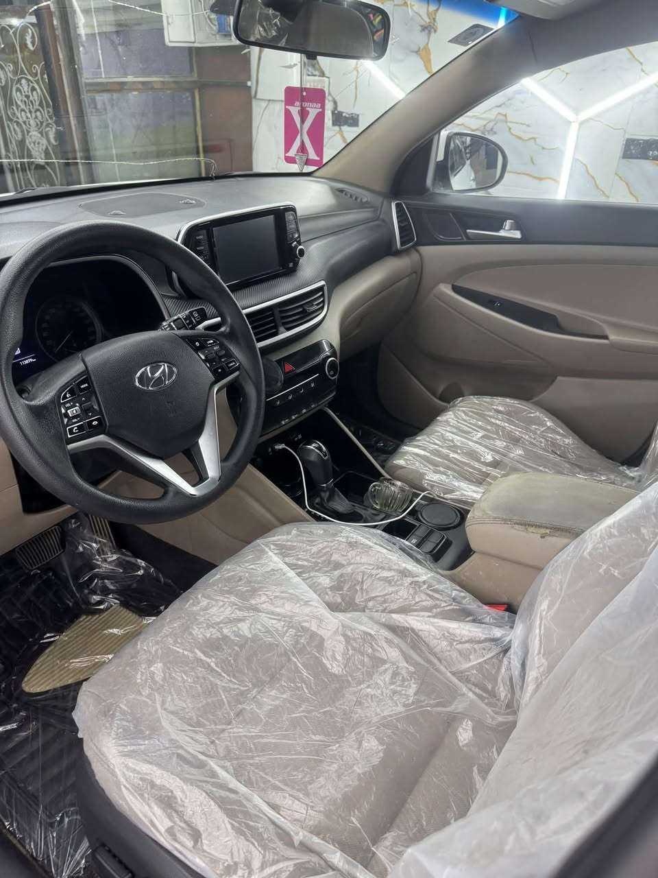 السلام عليكم
توسان موديل ٢٠١٩ورد خليجي

سيارة خير من للّه موصفات نص فول ما عدة فتحة

مبيهة مكانت بارد  وقبل فترة بدلت منضومة تبريد كاملة من راديتر  الفريز كمبريسر

 

ستفسار اكثر ***********

عارضها 178
