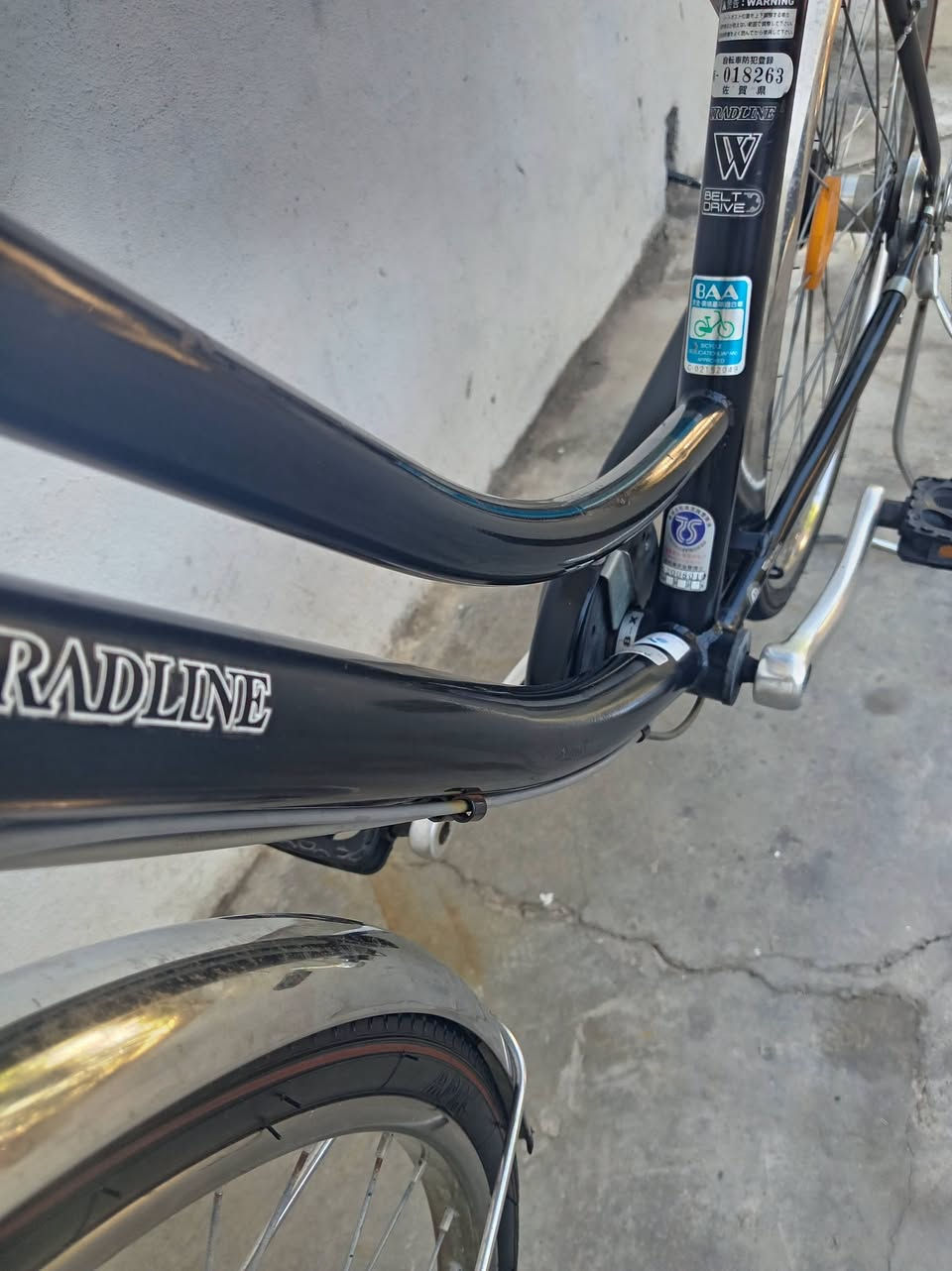 🚲🔥 بايسكل ياباني حجم 27 للبيع 🔥🚲 
 ياباني نظيف  لوك مال حاويه ✨
🔧 المواصفات:
⚙️ وياله استيل والچاملغات استيل
⚙️ گير 3 نمر
💡 حساس دبل عدسة
🔐 قفل مركزي
⚡ تقفل التاير اخلفي ينقفل ويا الستيرن🆕 
🔗 البايسكل قايش بدل الزنجير
🚲تايرات جدد  نوعيه فيتنام 🇻🇳
💵 السعر 200 قفل.  جماعه  190 لاتعلق 
💯 نظيف وجاهز للاستخدام 🚲🔥
📩 للاستفسار مراسلة ***********
