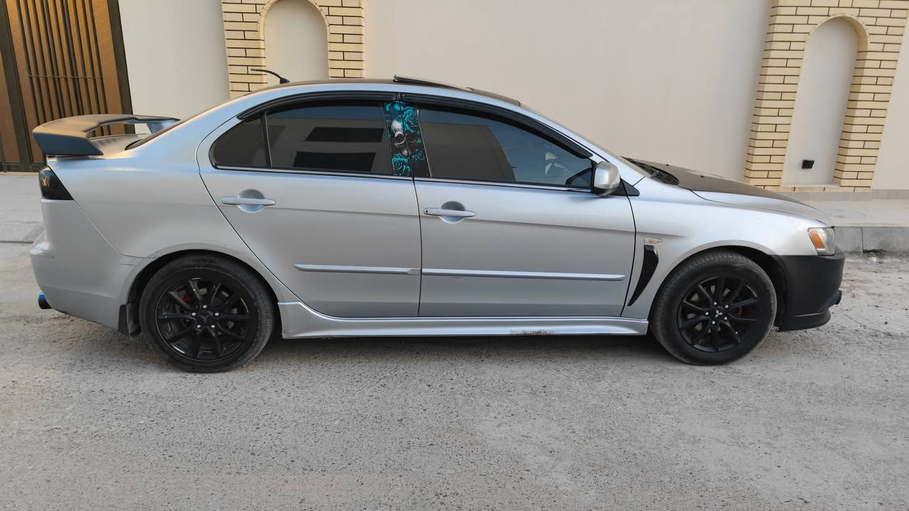 لانسر قرش موديل 2009 GT مكفوله ولا قطعه صبغ
بيهه بارد ابداية الجاملغ الايمن قريب المازده و بارد بالجاملغ الايسر يعني قطعتين بارد 

المواصفات 

بصمه تشغيل و ابواب

فتحه سقف 

تحكم ستيرن 

شفتات سرعه 

مضخم صوت بالصندوق بلادي 

شاشه اندرويد

لايت امامي دوار ويه الستيرن 

صالصنه رياضي مصخم صوت تحكم ريمونت بوابه 

كير ومكينه مكفولات

السعر 98$ و بيهه مجال 

*********** 
***********

