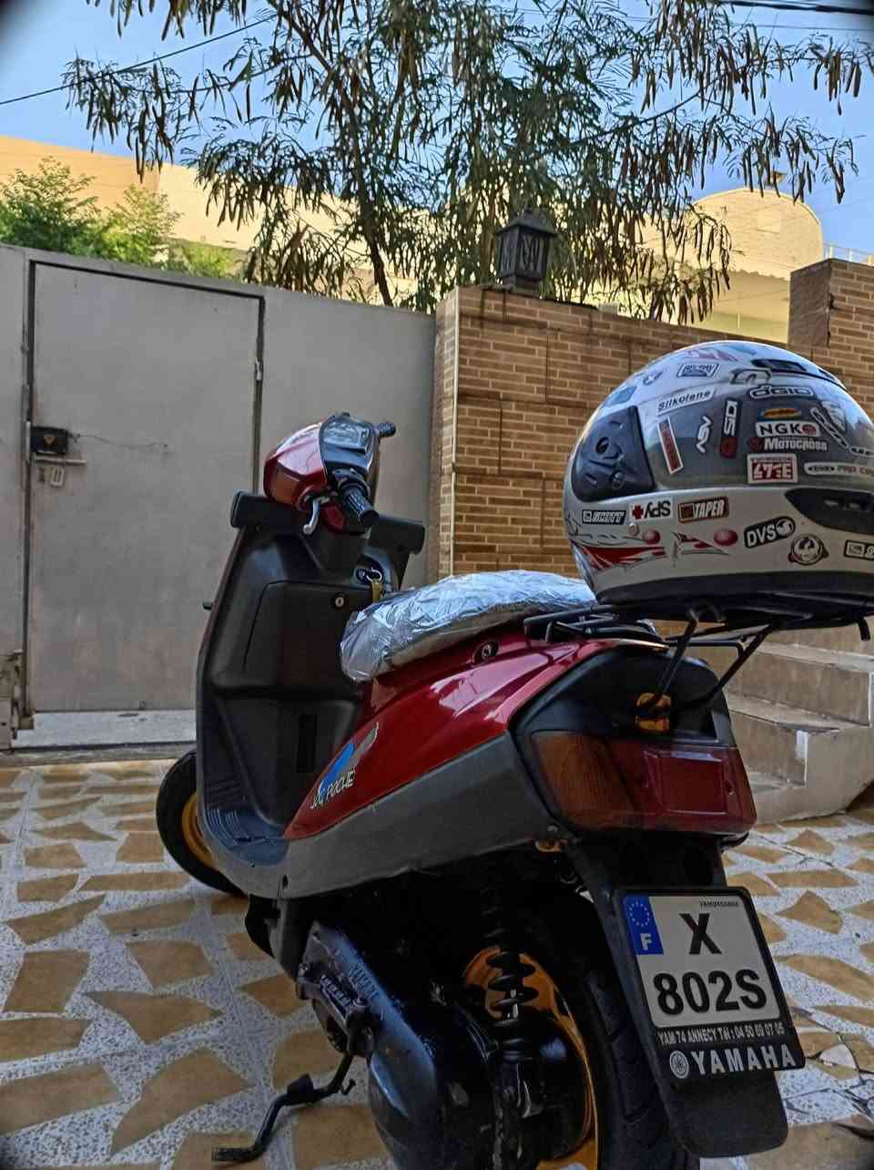 السلام عليكم دراجه ياماها 60 محرك نظيف شغال كله كهربائيات كلهن شغال نقص باتري جيب وافحص بأيدك كلوبات شغال اشاير سلف يشتغل هورن يشتغل والدراجه كفرات بلادي نظيف كل شي جديد ونظيف السعر 350 وبيها مجال  رقم التلفون ***********
