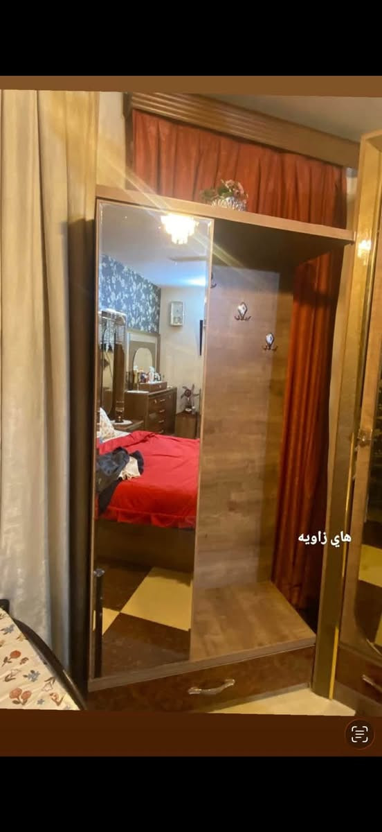 غرفة نوم تركية للبيع للتواصل ***********

نص مكتوب في الصور:
- لميز
- هاي زاويه
- كهبيض