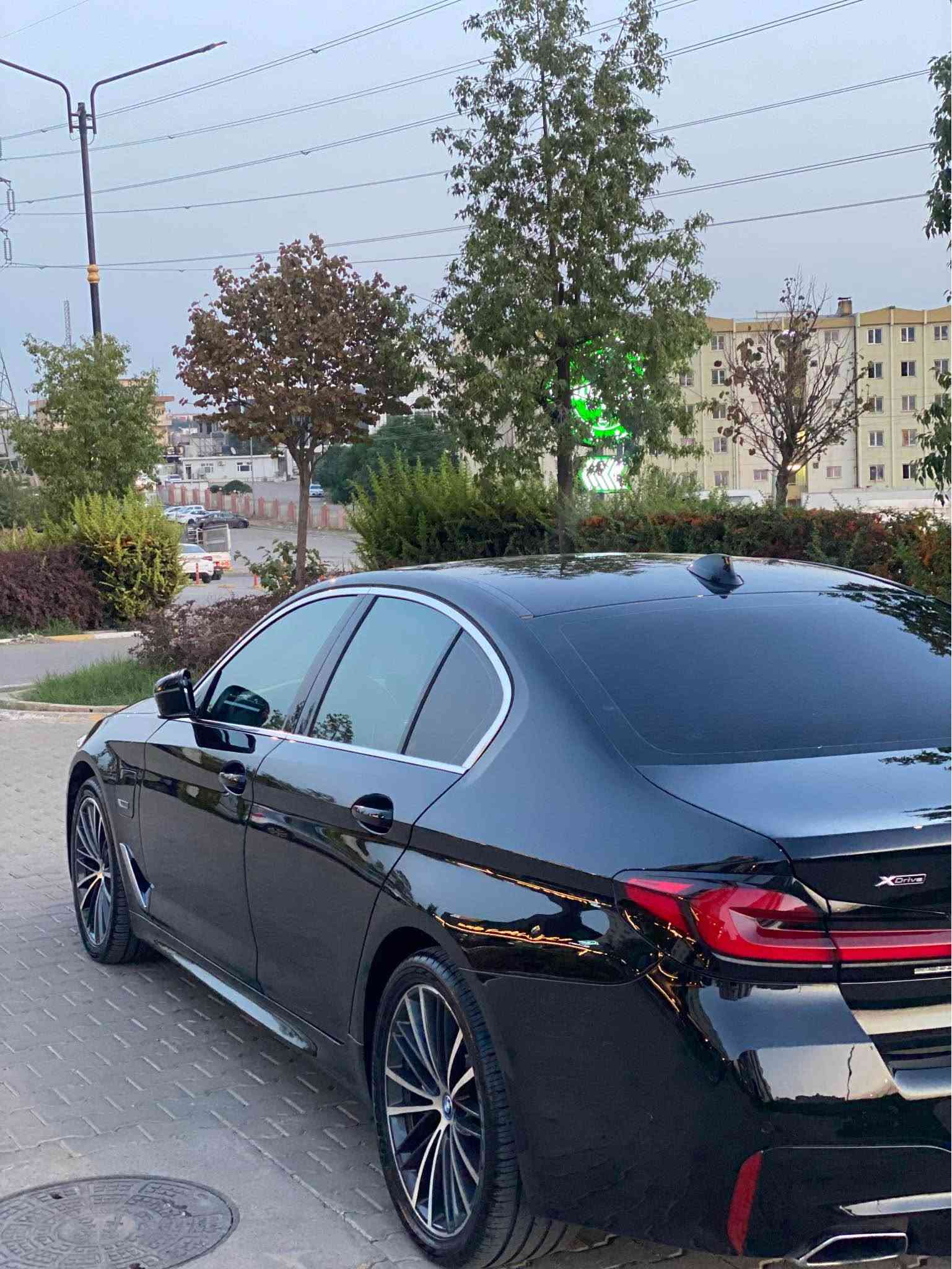 بي ام ٥٣٠e • ٢٠٢٣ • ٤٩٠٠٠ ميل