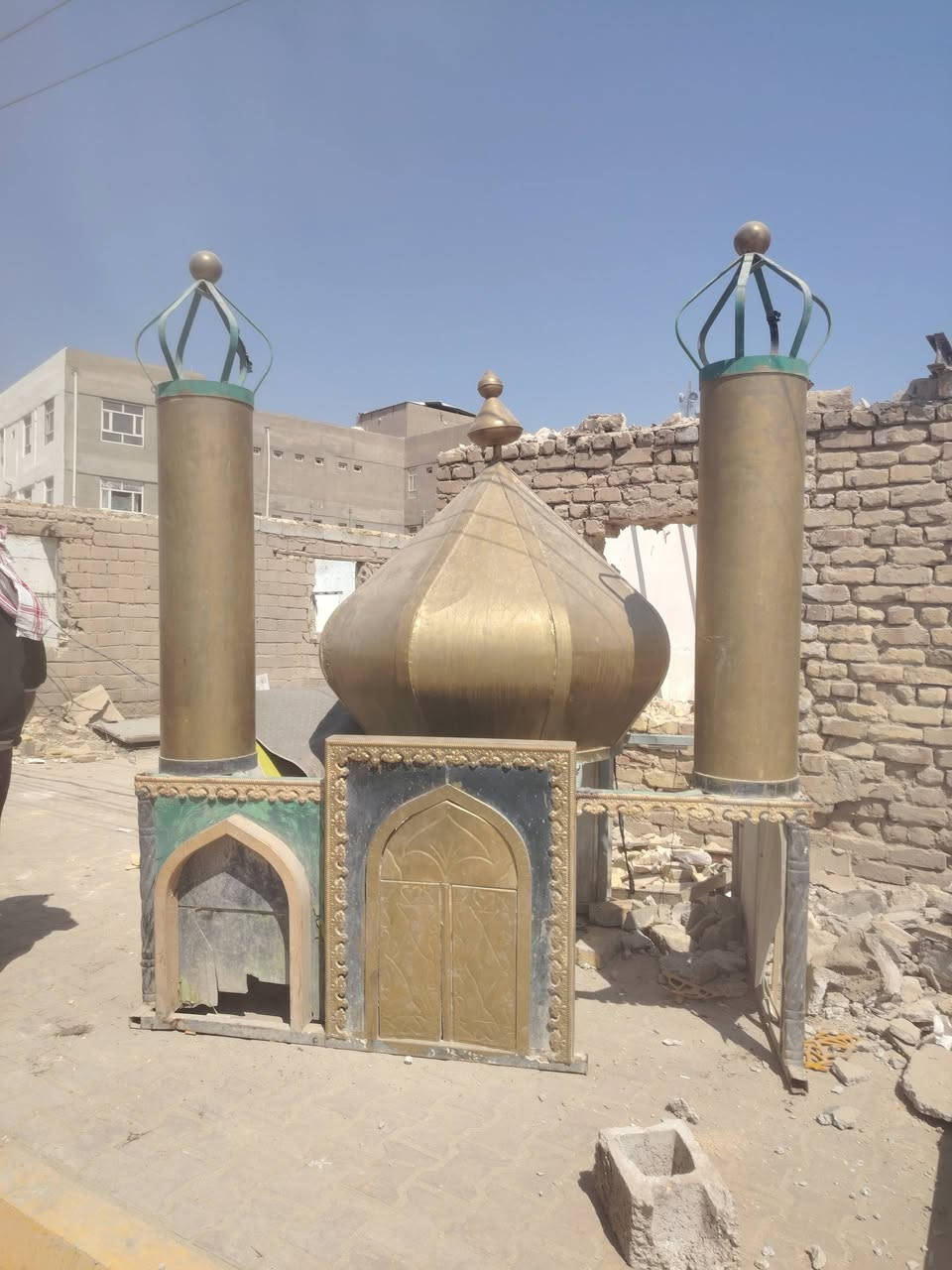 من رخصت الادمن سلام عليكم عندي غراض للبيع شباك 1 ونص ×1 ونص شيلمان عندي 2 ام 3 ونص  وحده بلجيكي 5 ونص،  شباك  متر 1 × 1   باب  1 وربع
 ***********   شاميه قرب حفار الزغير
