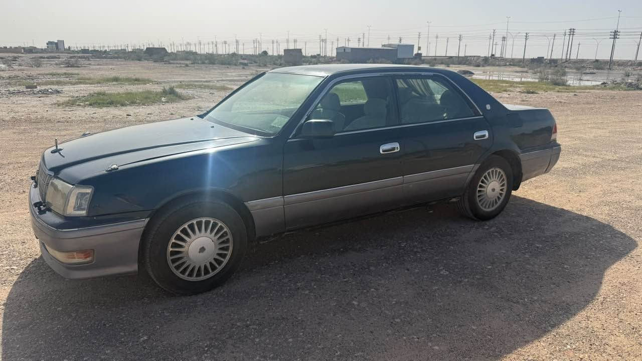 السلام عليكم راس الثور فلات 1998 للبيع اللون زيتوني اصولي بأسم خالي مكينه وكير مكفولات الضربه جاملغ خلفي ايسر وصبغ عام  للجماليه فقط  تبريد شغال السعر 68 وبيها مجال قليل
***********68 القرنة, البصرة
