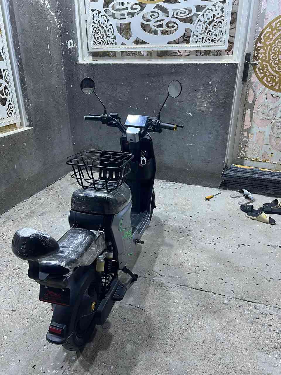 دراجه ار تسعه للبيع دراجه مديل 26 بشهر 1 دراجه مكفوله من كلشي دراجه مزوده عقل وصفات دراجه 
1 عقل رياضي 
2 ملف 2000
3 يطاريات ليثيوم وحده من بطارات 35 امبير 
4 دواجه تضيف وحلوه لون سلفري 
5 سويج وبصمه وكرات 
مكان بصره ابو الخصيب بسعر 475 وبيه مجال بسيط حك جايه 
وتصل عل هذا رقم ***********
